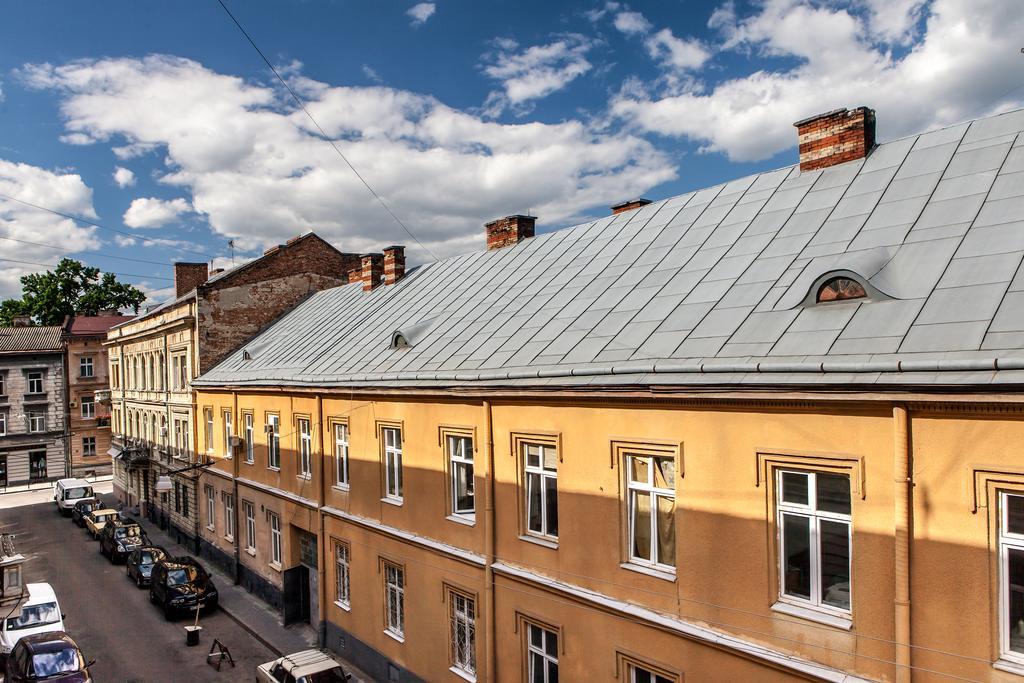 Modern 2Br Apartment In Central Лвив Екстериор снимка