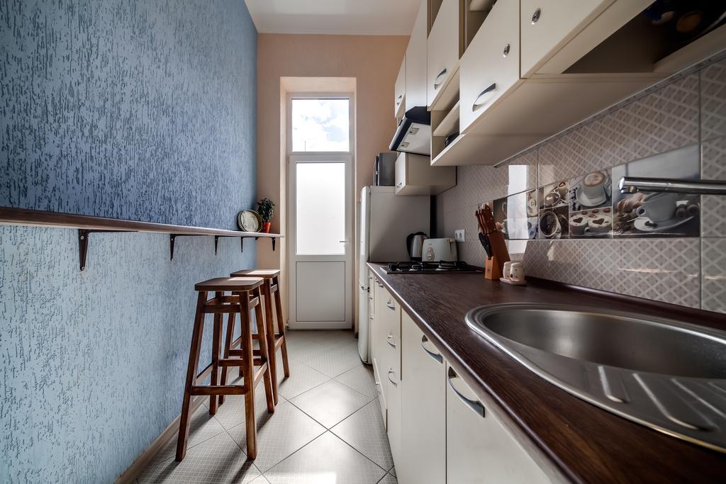 Modern 2Br Apartment In Central Лвив Екстериор снимка
