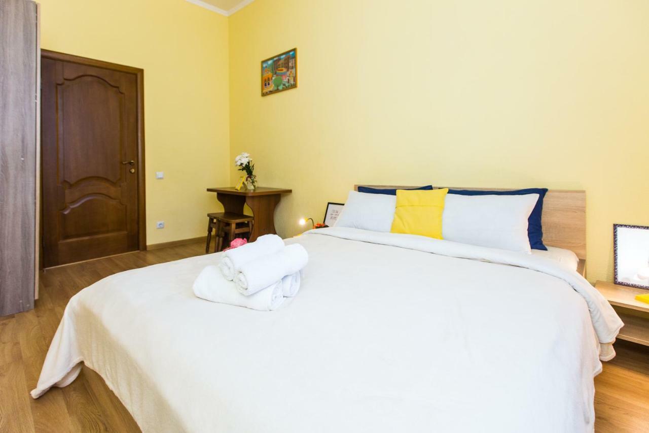 Modern 2Br Apartment In Central Лвив Екстериор снимка
