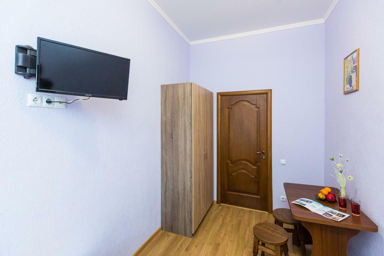 Modern 2Br Apartment In Central Лвив Екстериор снимка