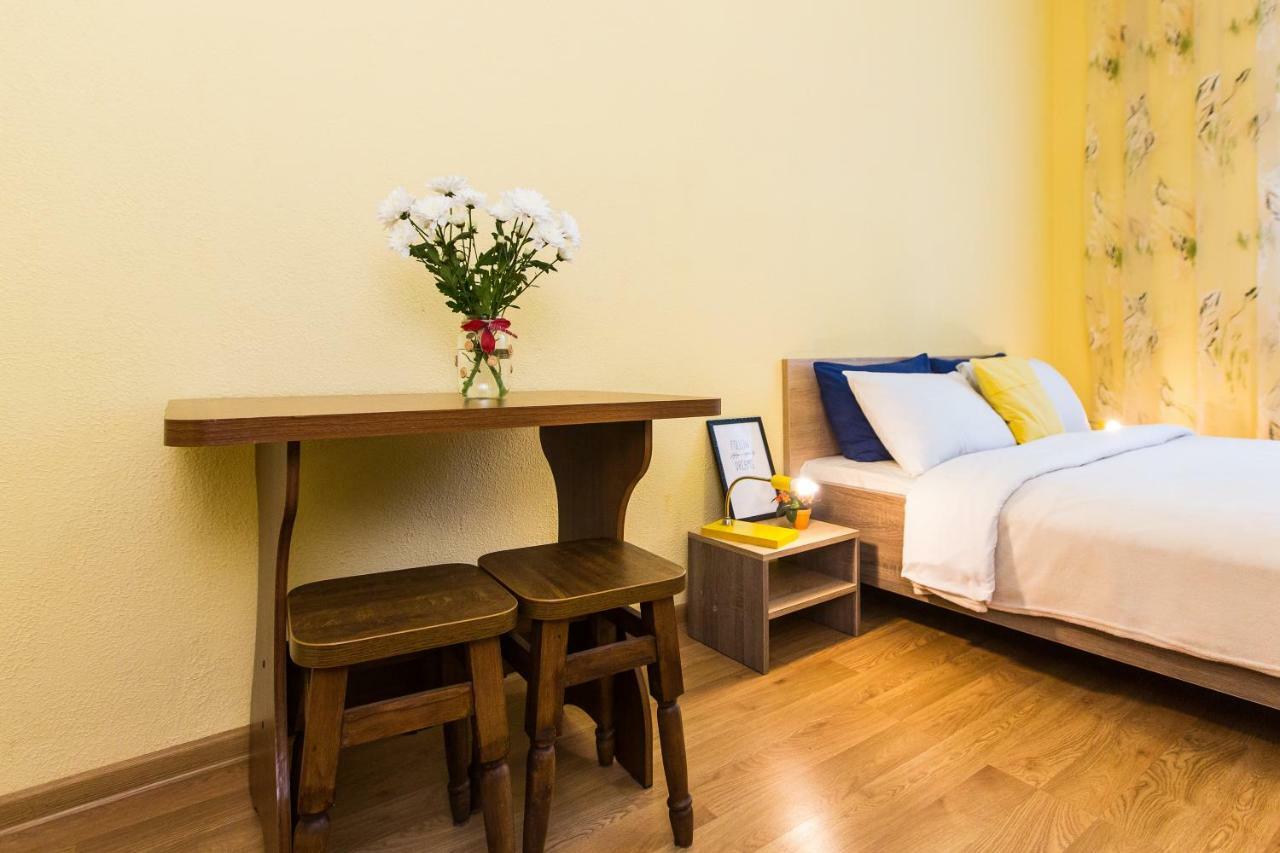 Modern 2Br Apartment In Central Лвив Екстериор снимка