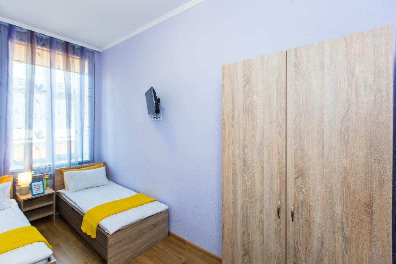 Modern 2Br Apartment In Central Лвив Екстериор снимка